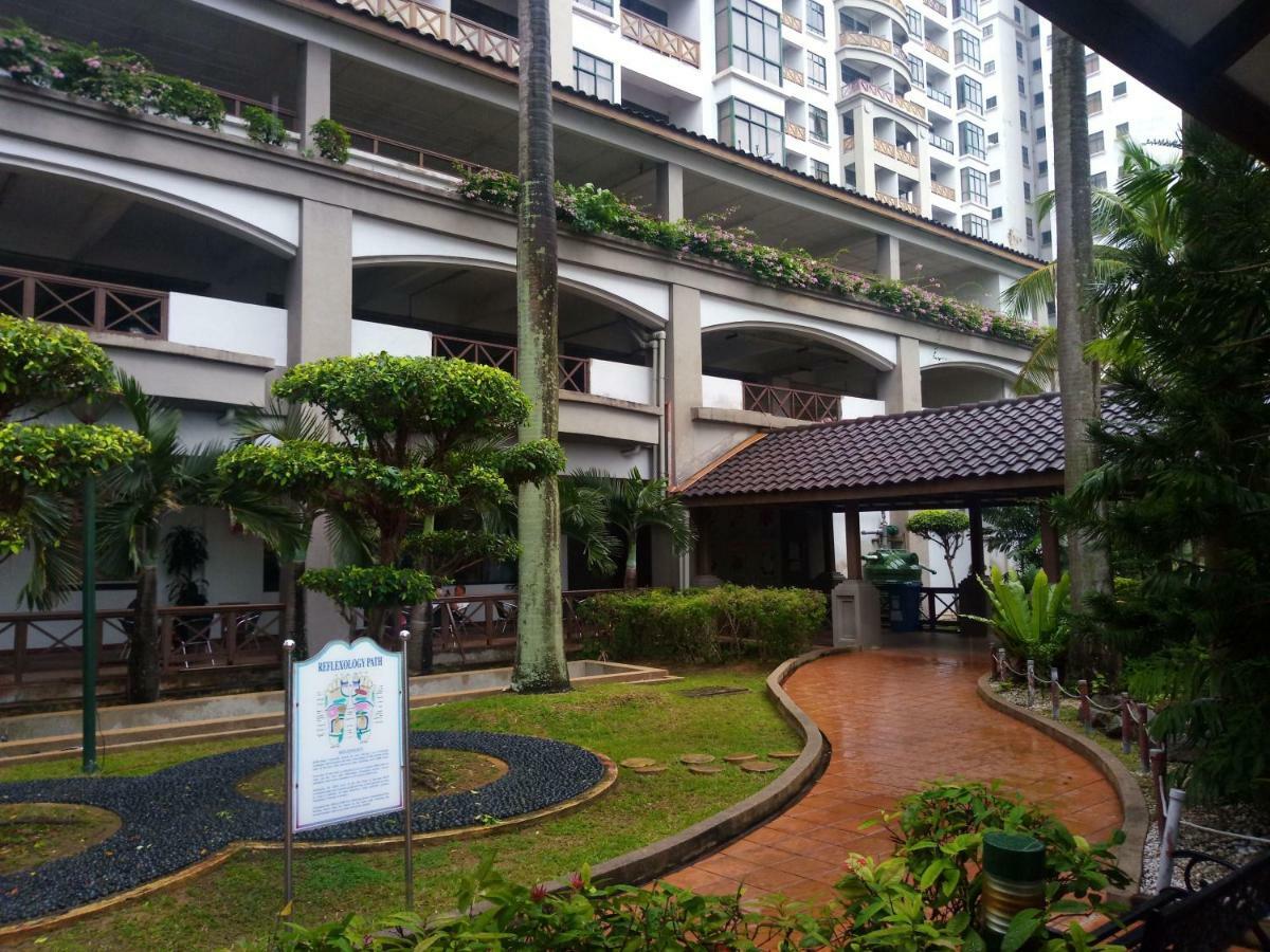 Costa Mahkota Aparthotel Malacca Exterior photo